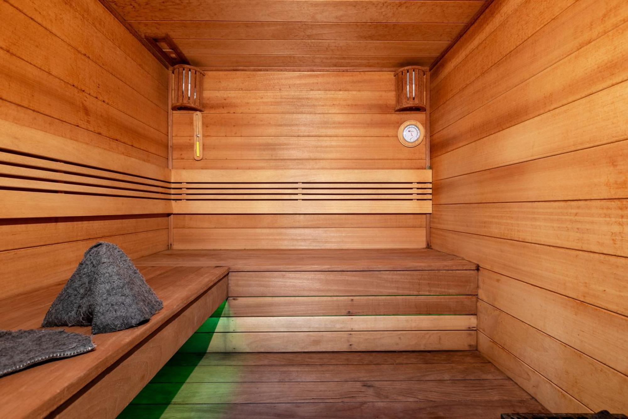 Tree House Relax Park Hotel Chisinau Exterior photo