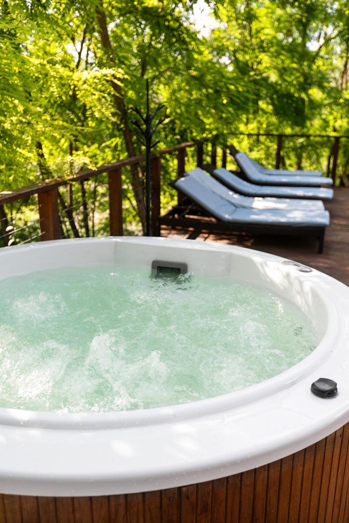 Tree House Relax Park Hotel Chisinau Exterior photo