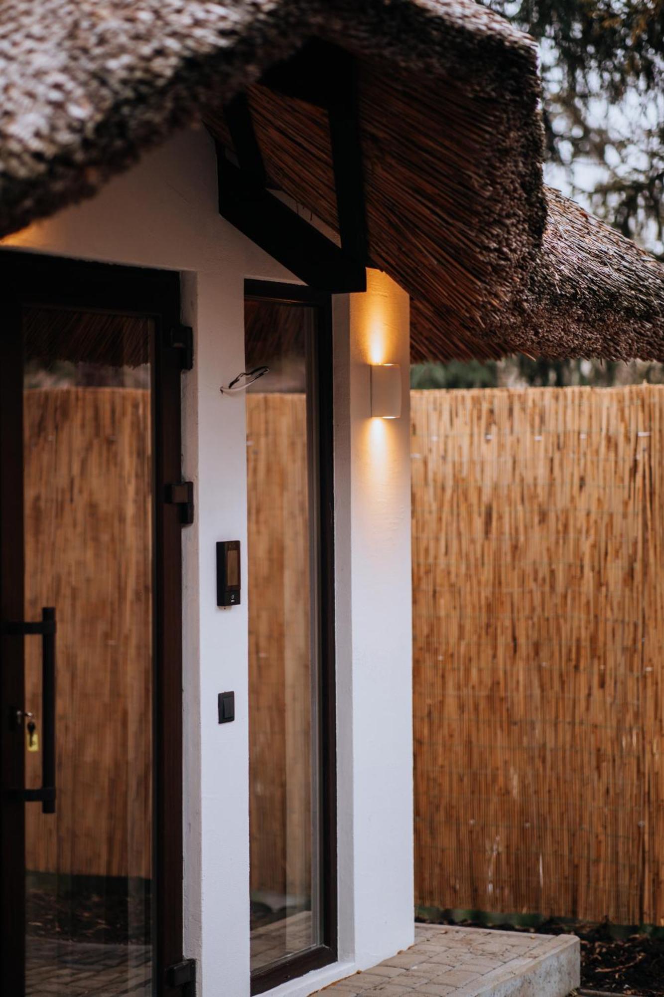 Tree House Relax Park Hotel Chisinau Exterior photo